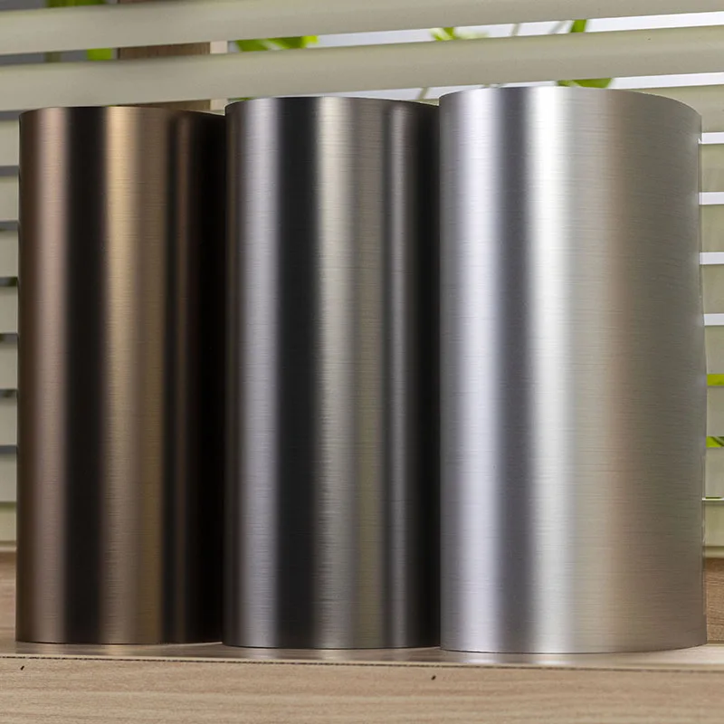 Pannello da rivestimento resistente agli urti con struttura in metallo PET